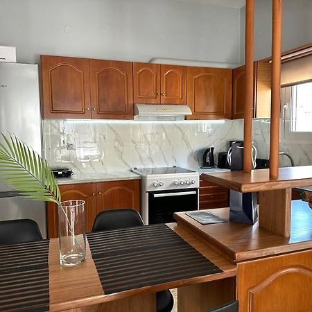 W Pearl Suite Néa Péramos Exterior foto